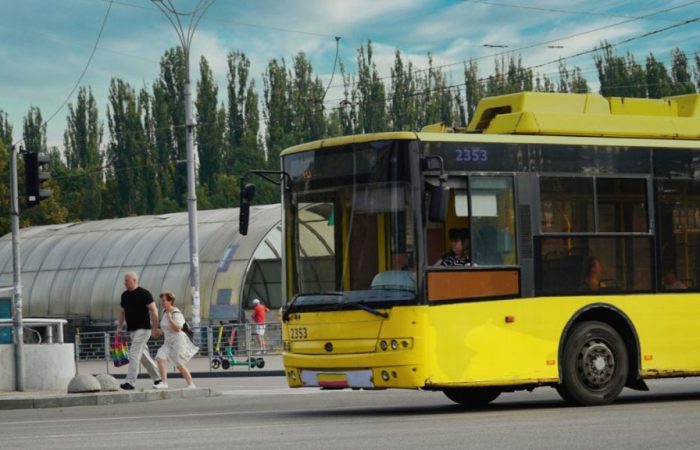 52 автобус Київ: надійний зв'язок між Корчуватим та центром